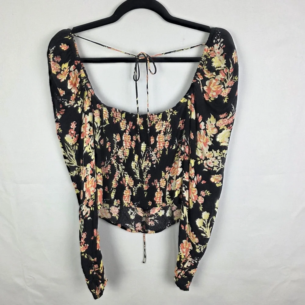 NWT Free People Black Floral Puff Sleeve Smocked Crop Top‎ Tie Back Size M Boho
